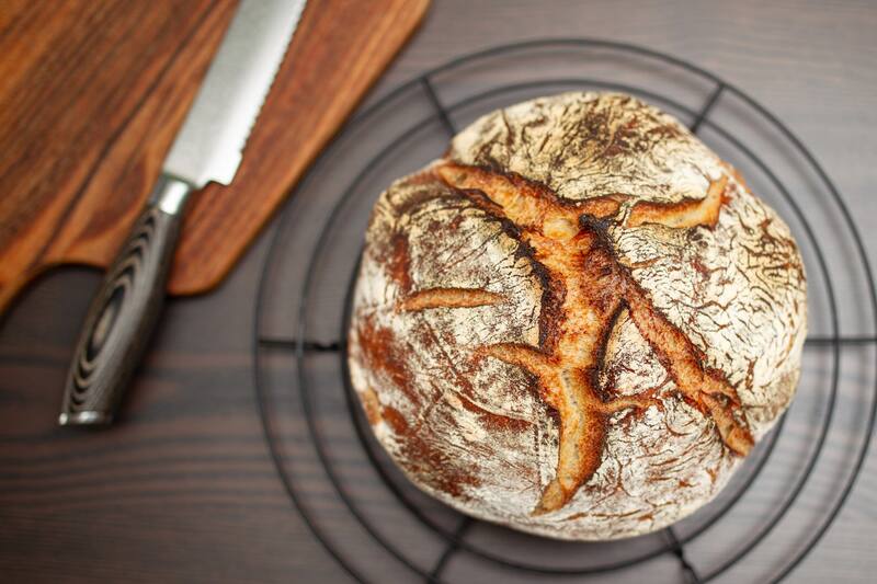 Trinbillede fra tilberedningen af Verdens bedste brød bagt i gryde - skal ikke æltes
