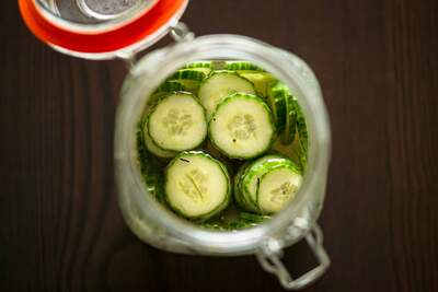 Billede af agurkesalat i glas