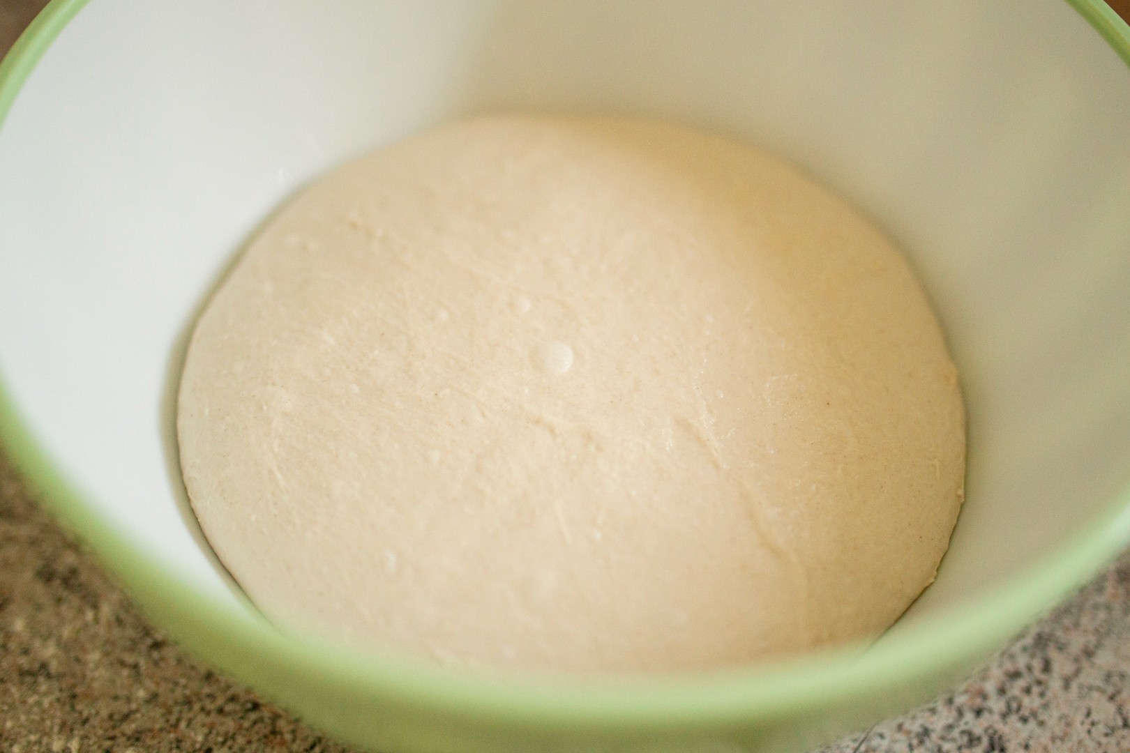 Trinbillede fra tilberedningen af Pizzadej på 7 timer til 3 personer
