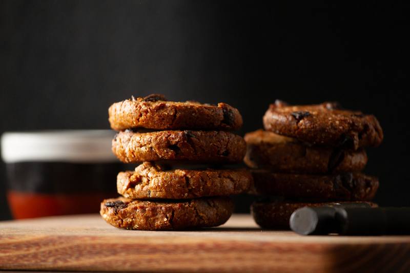 Billede fra tilberedningen af Lakridscookies med finsk lakrids og gojibær