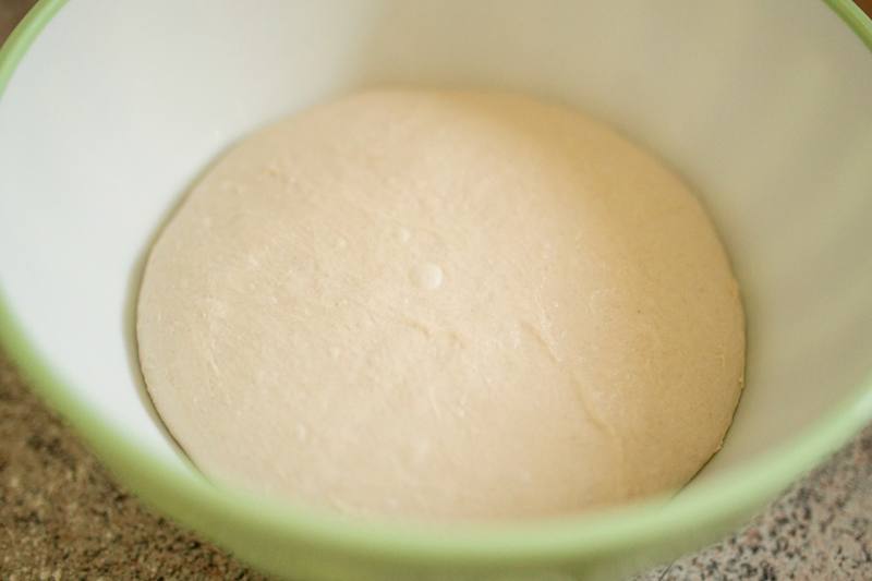 Billede fra tilberedningen af Pizzadej på 7 timer til 3 personer