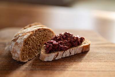 Billede af oliventapanade på brød
